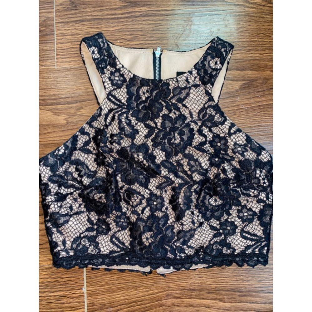 Black/nude lace crop top